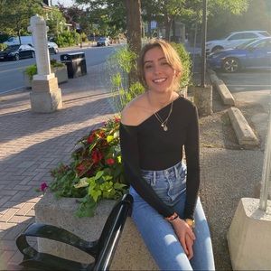 Meet your Posher, Emilie